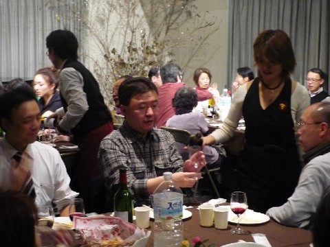 2010パーティーワインサーブ.jpg