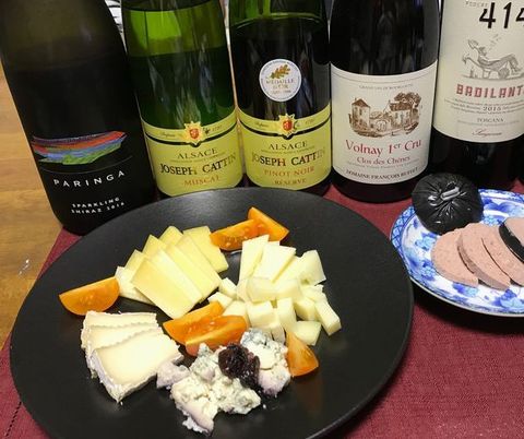 チーズの盛り合わせとワインのマリアージュ.jpg